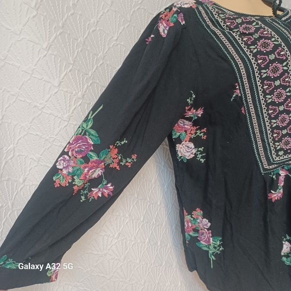 Woman Within Black Floral Embroidered Top Bluse Size 18/20 100%Rayon - Picture 8 of 12